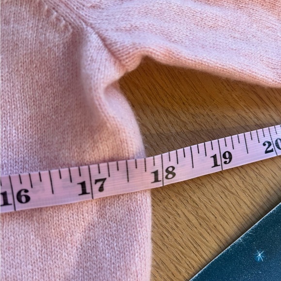 LL Bean Classic Cashmere Pink Sweater Size Large - Picture 9 of 10